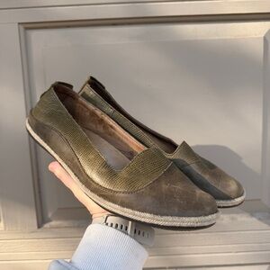 OluKai ‘Lino’ Espadrille Slip on Leather Flat | Women’s Size 9.5